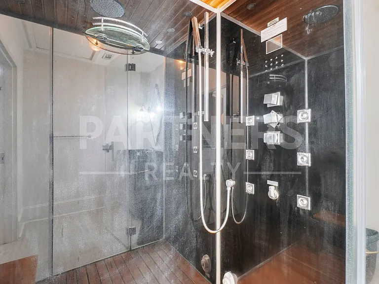 28 Monroe St #404 — Photo 10