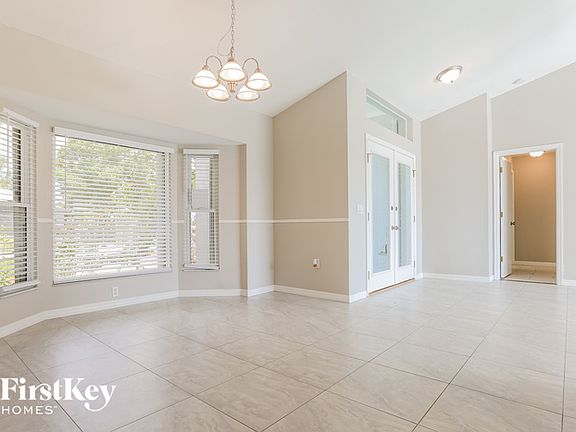 4th image of 28 Pinehurst Pl