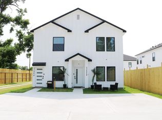 5204 Gold St #B, Houston, TX 77026
