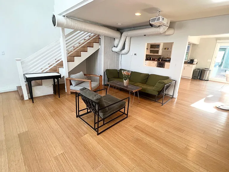 719 Ocean Front Walk — Photo 5