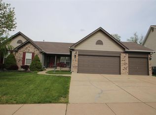 2028 Avalon Ridge Cir, Fenton, MO 63026