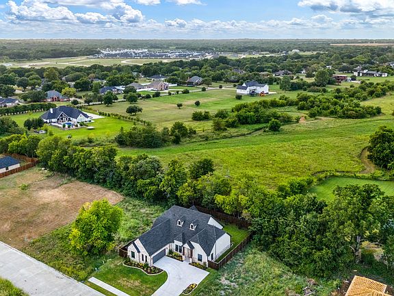 2nd image of 1908 Heritage Knoll Dr