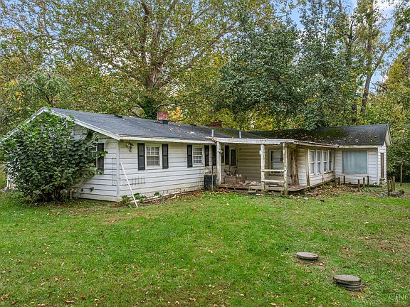 3rd image of 570 Apple Rd