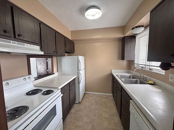 4th image of 1335 A St #F