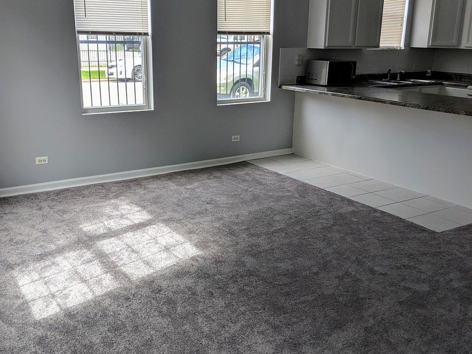 Living Room - BRAND NEW CARPET AND PAINT!