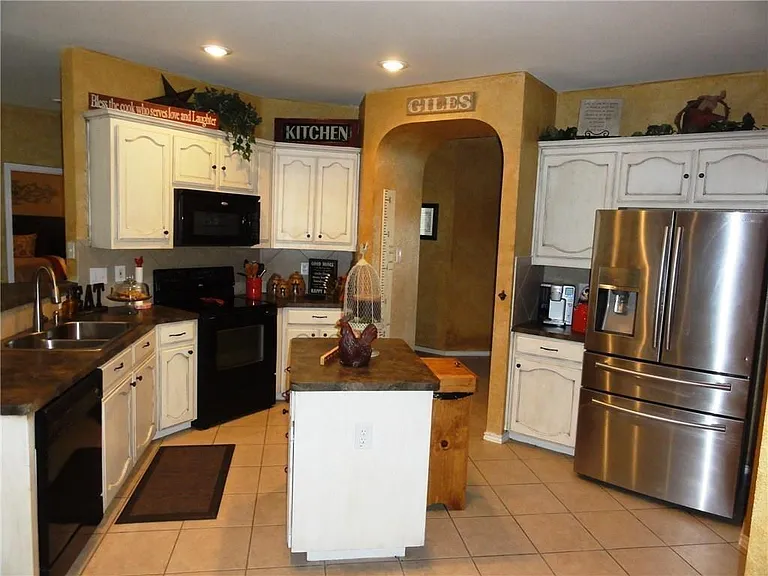 Beautiful Kitchen with island