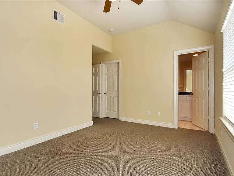 1717 Spring St — Photo 10