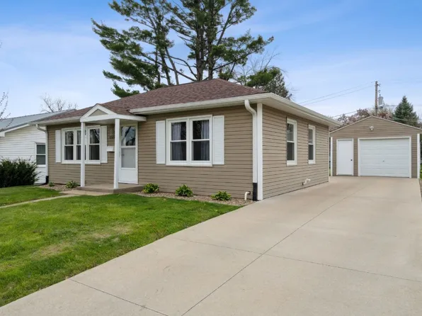 1129 Washington Dr, Marion, IA 52302