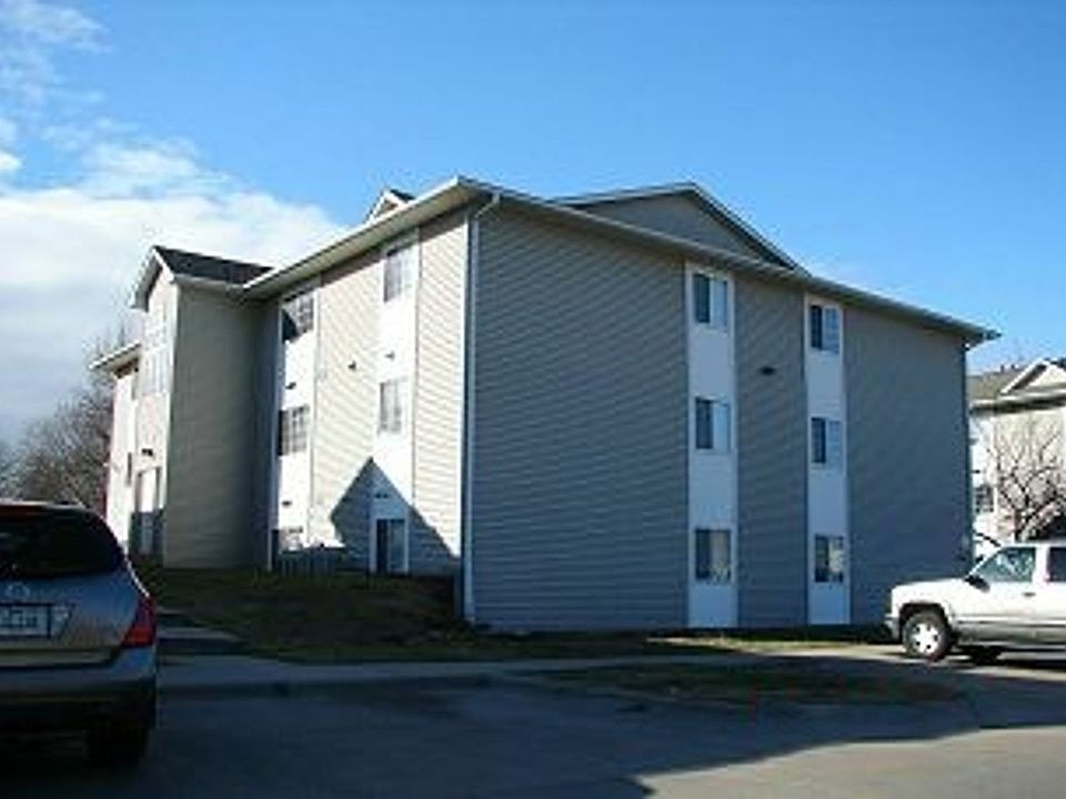 2nd image of 2434 Lakeside Dr #5