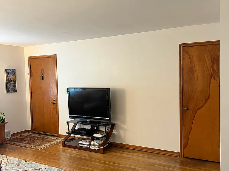 1415 Broadview Ave #B — Photo 4
