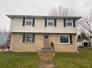 741 Appleton Rd, Menasha, WI 54952
