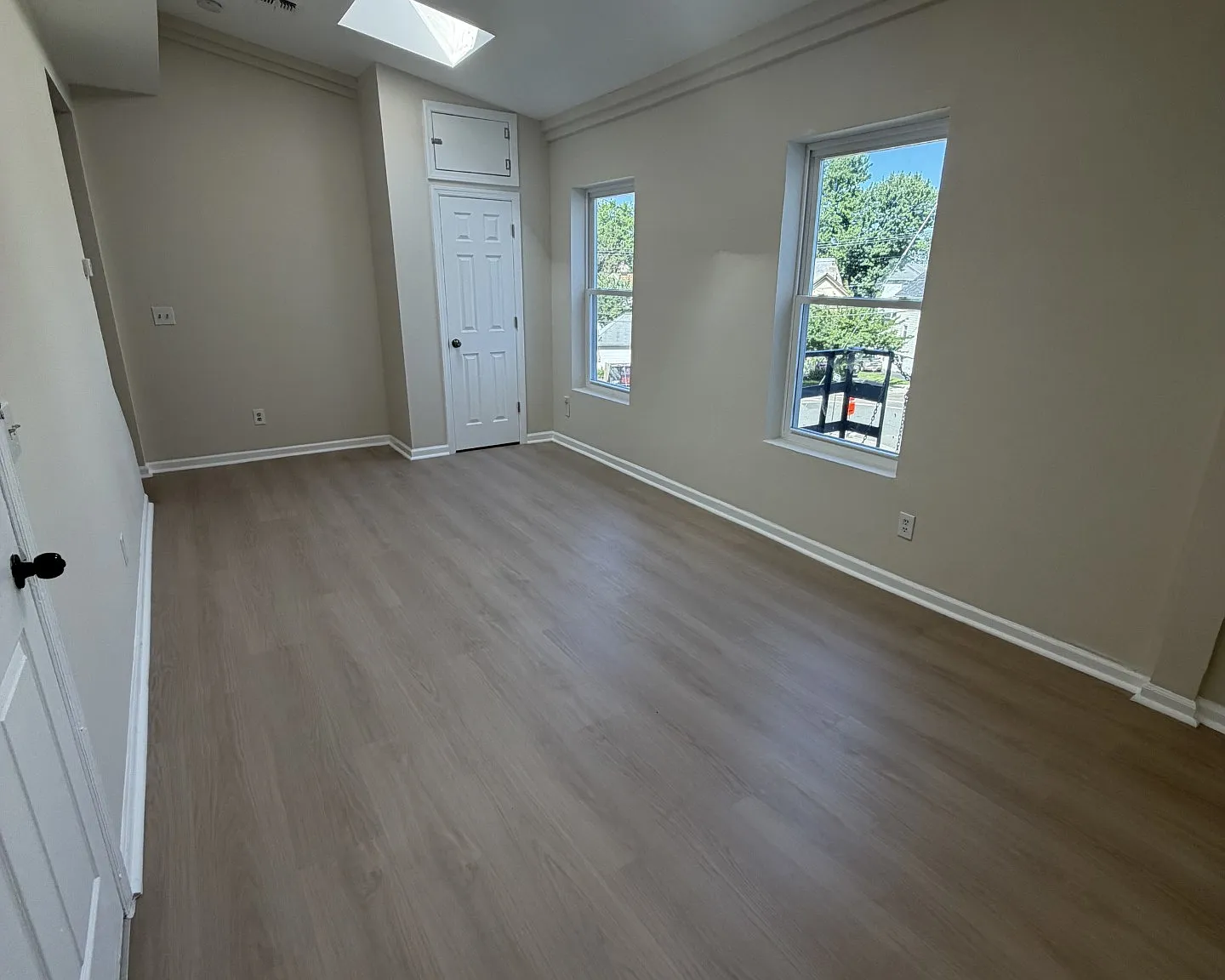1 bed, 1.5 bath, 900 sqft, $2,150 — Photo 2