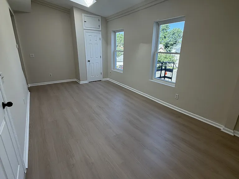 9 Hobart Pl #6 — Photo 2
