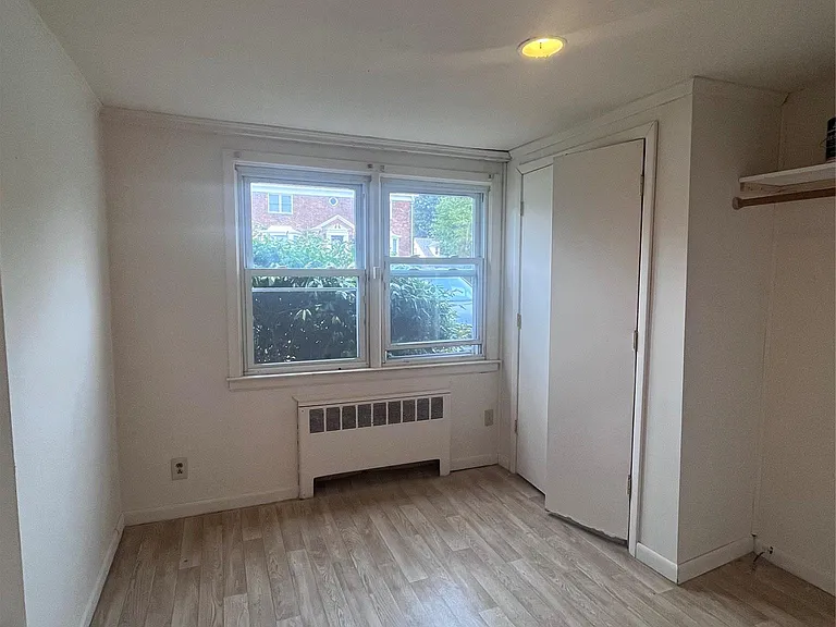 348 E Beech St #LOWER — Photo 7