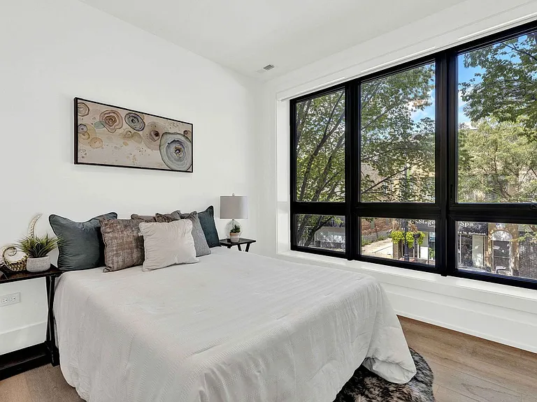 1613 W Belmont Ave, Chicago, IL — Photo 15