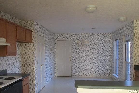 4th image of 907 Eastern Oaks Dr