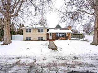 617 N Quillan St, Kennewick, WA 99336