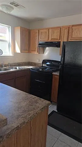3 bed, 2.0 bath, 744 sqft, $1,750 — Photo 4