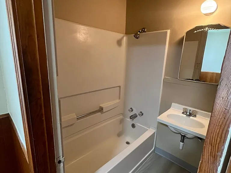 Coronado Apartments — Photo 8