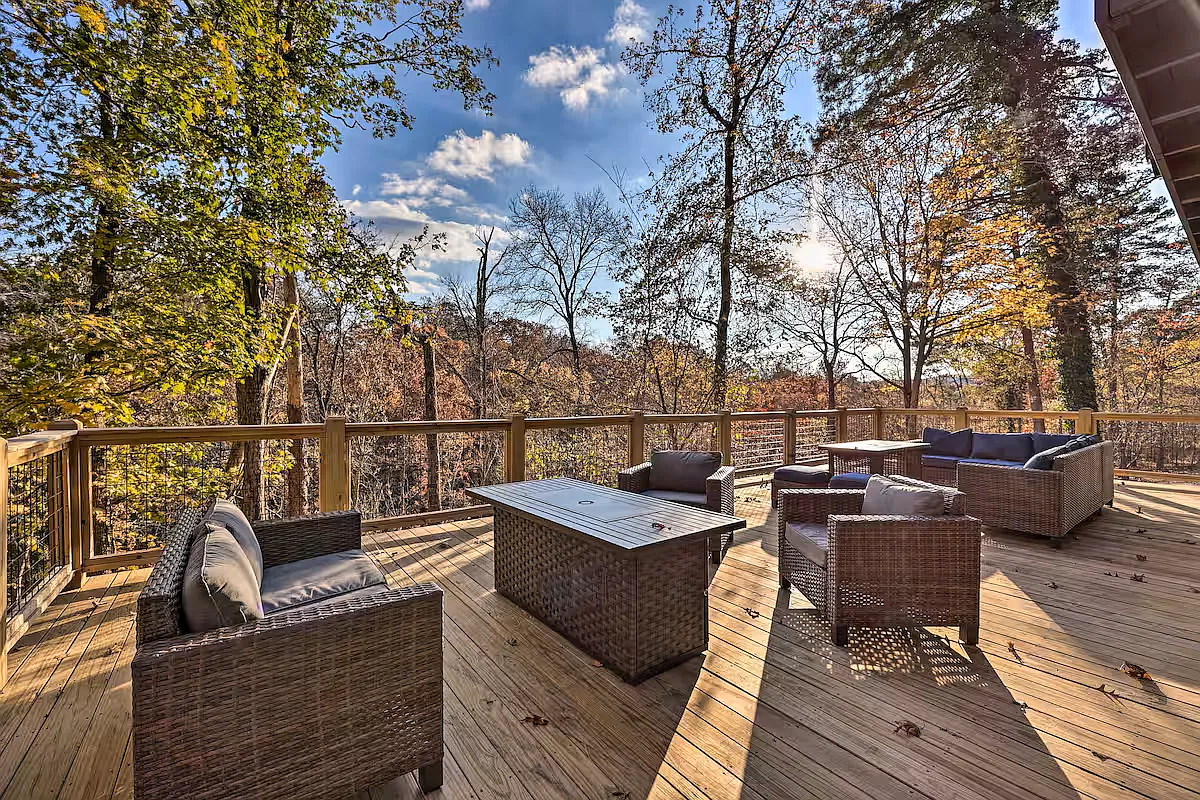 4 bed, 1953 sqft, $2,300 — Photo 1