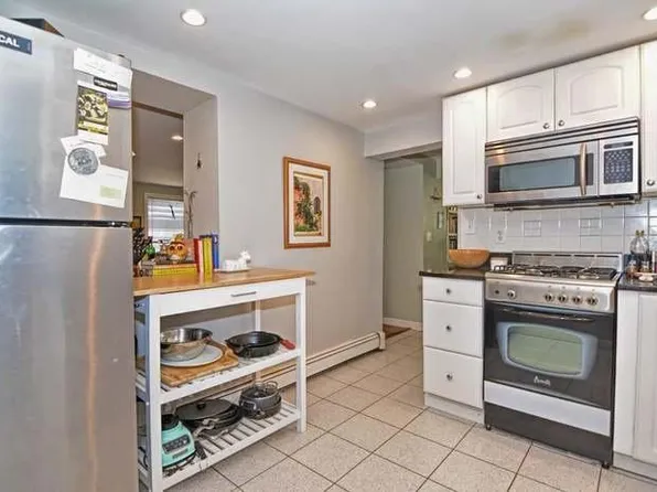 3 Mount Washington Pl #1, South Boston, MA 02127