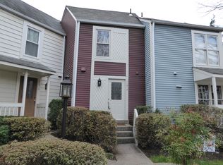 11915 Crosswind Ct, Reston, VA 20194