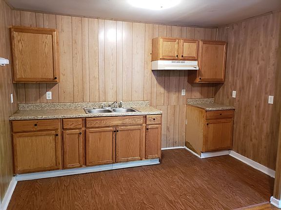 3rd image of 169 Pike Ave