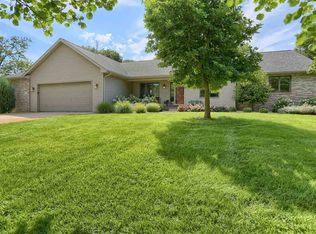 2273 S Paxton Dr, Warsaw, IN 46580