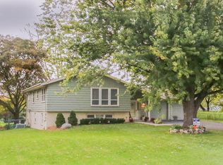 W255S4257 Oakdale Dr, Waukesha, WI 53189
