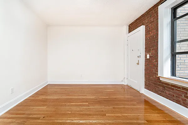 Rented by Modern Spaces | media 8