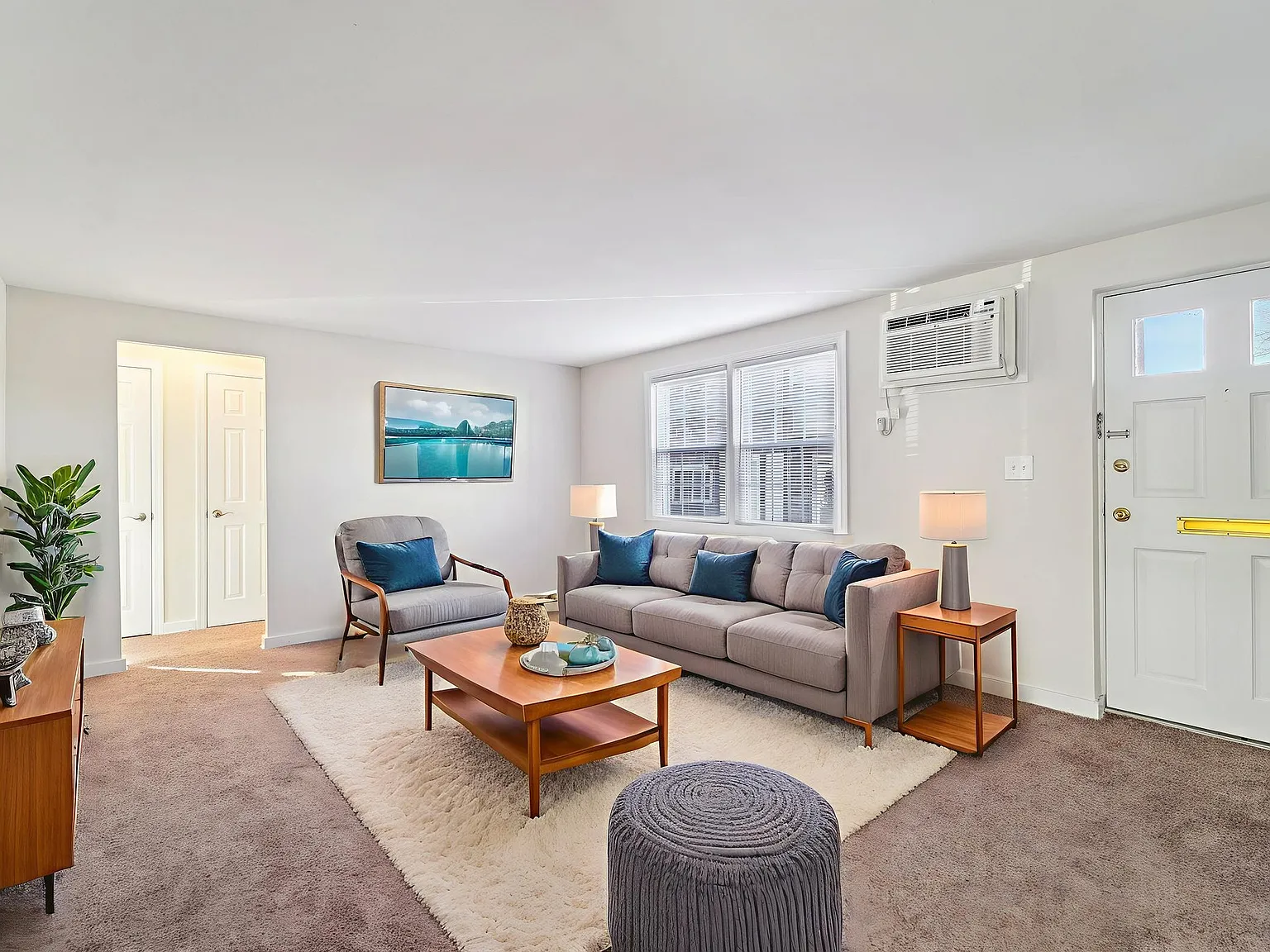 Riverview Gardens — Photo 1