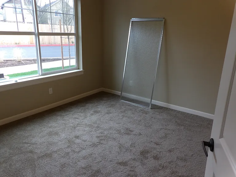 690 SE 5th Ave #102 — Photo 9