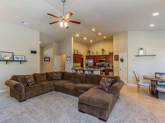 4th image of 3067 N Pearwood Ave