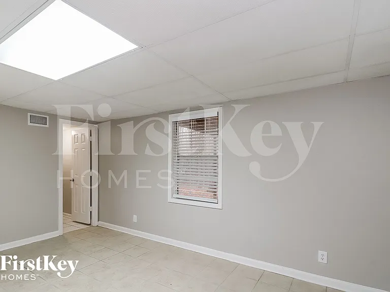 2570 Paul Thomas Dr — Photo 15
