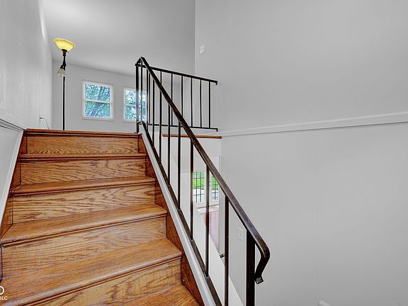 4th image of 306 S Cedar Dr