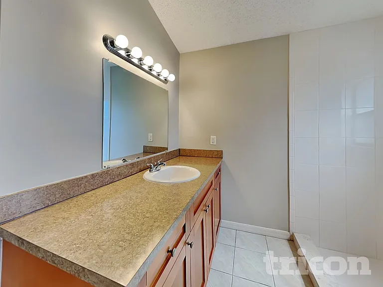 914 Whisper Lake Dr — Photo 11