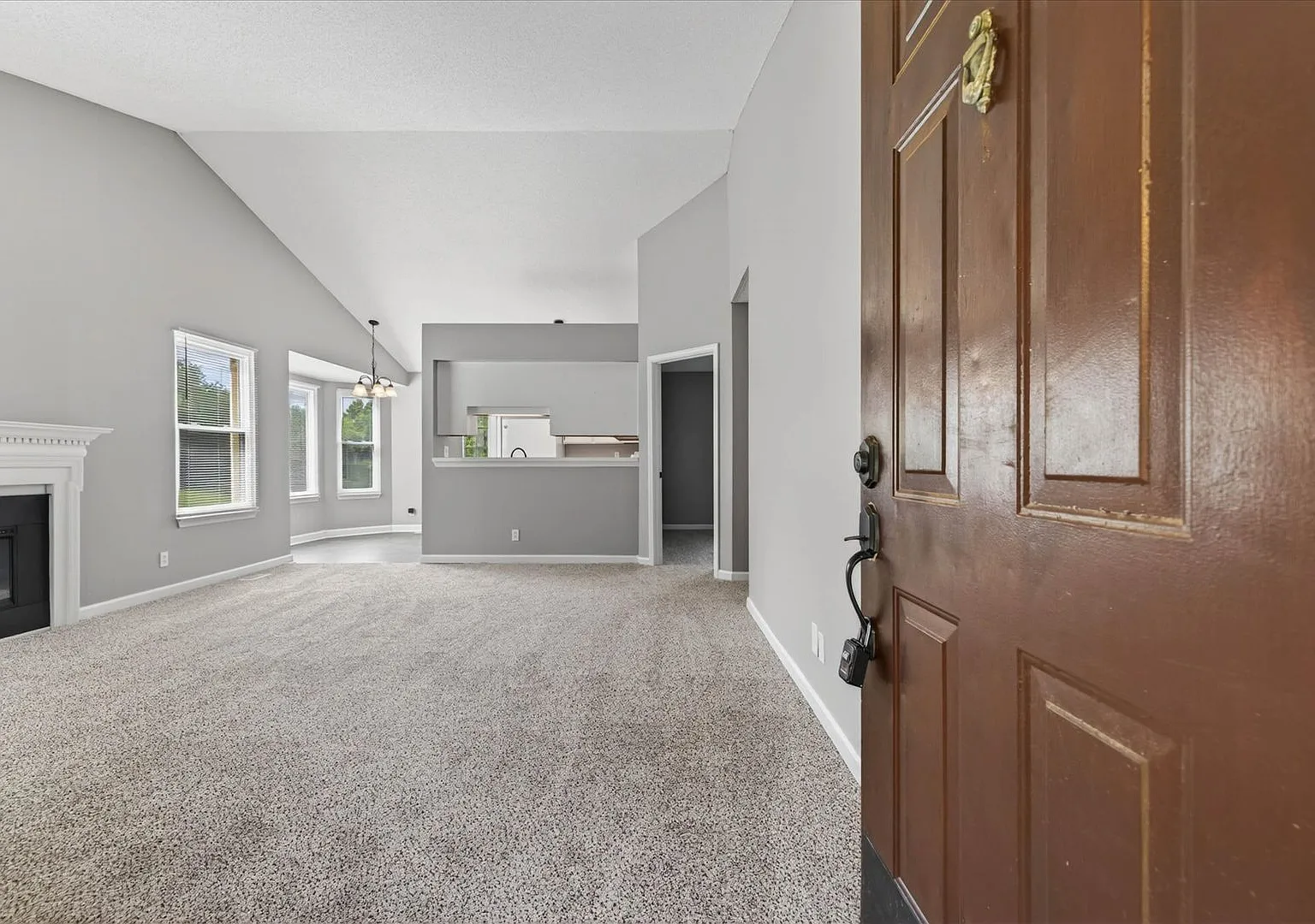 Pet Friendly Three Bedroom! — Photo 4