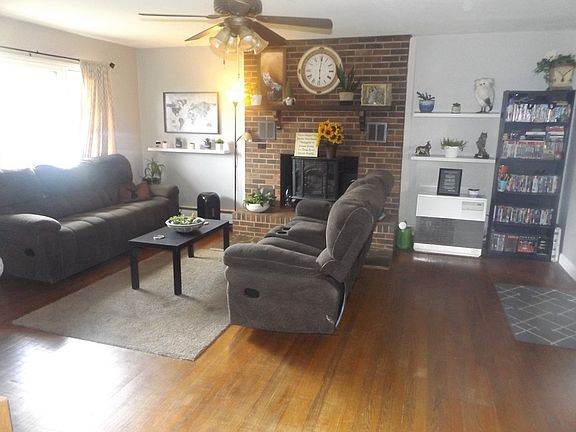 5th image of 102 Mountain View Ave