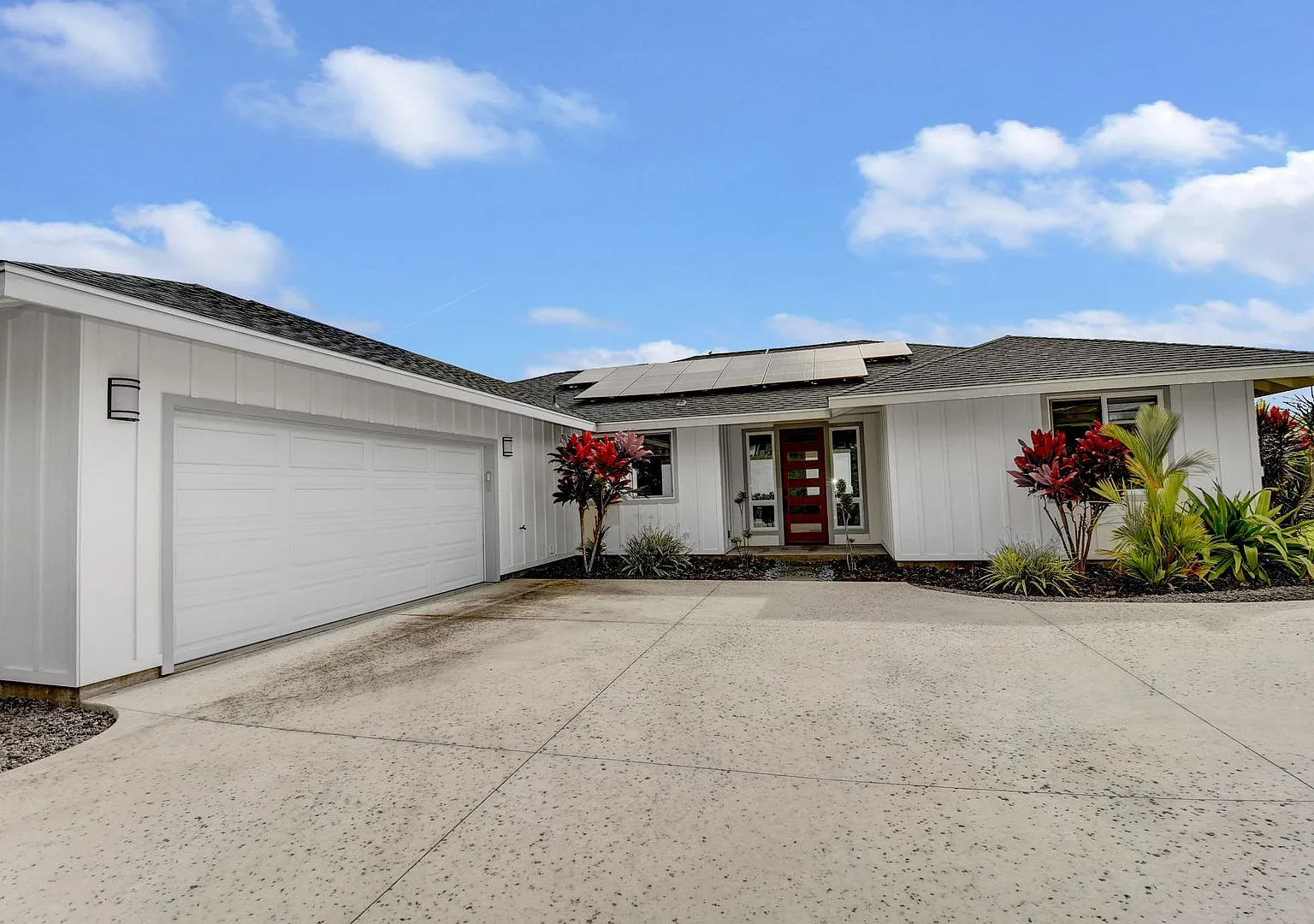 Stunning Ocean View House with Pool in Wainani Estates — Photo 1