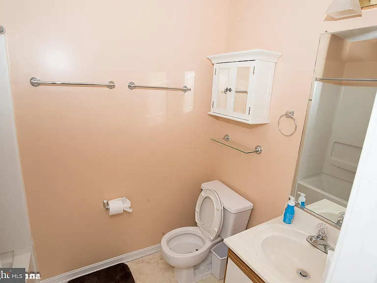 6128 Hoskins Hollow Cir #B — Photo 30