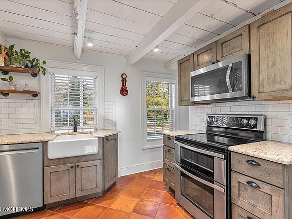 3rd image of 630 Kings Highway E