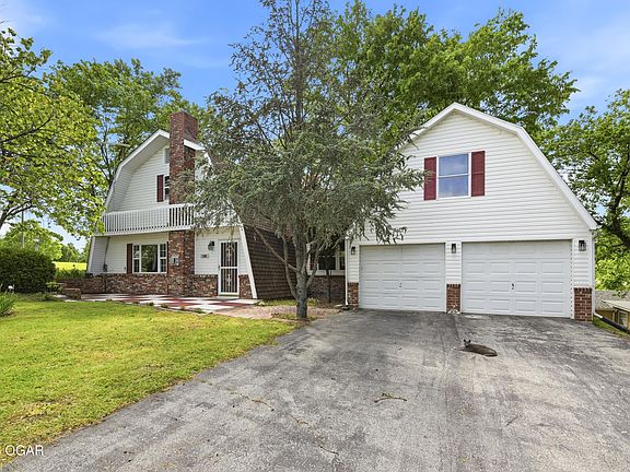 2nd image of 166 Cobb Hill Rd