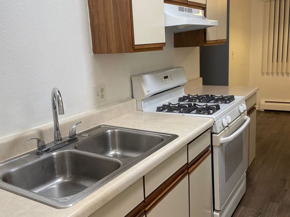 2212 Lewis Ave APT 302, Zion, IL 60099 – 1-bedroom rental in Zion