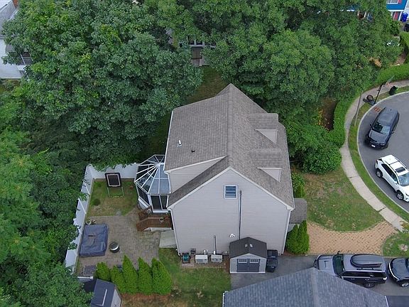 4th image of 14 Loyola Cir