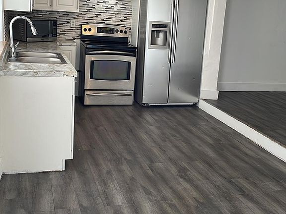 4th image of 1011 NW 195th St #1