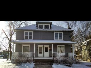 1143 W Lincoln St, Freeport, IL 61032