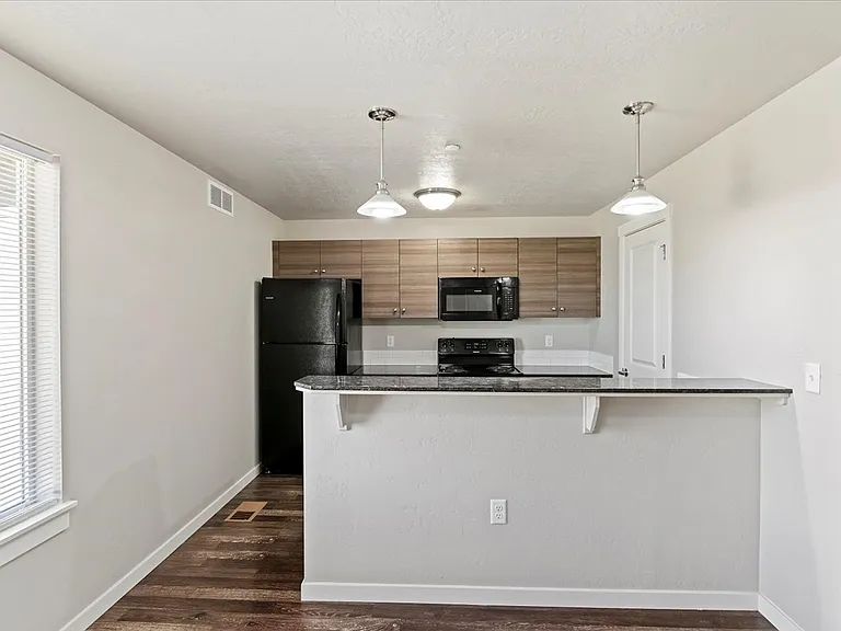 WhistleStop Apartments — Photo 20