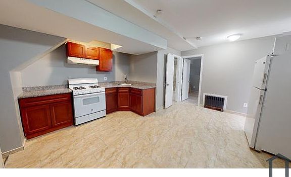3rd image of 79 Grandview Ave Floor 1