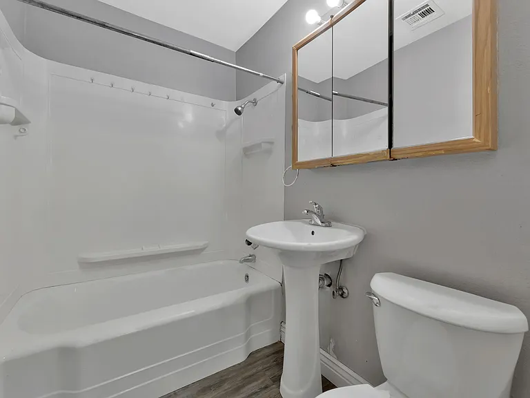 1937 N Garland Ave — Photo 15