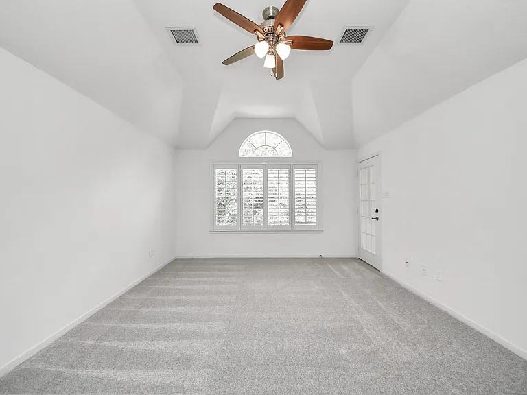 103 E Lakeridge Dr — Photo 31